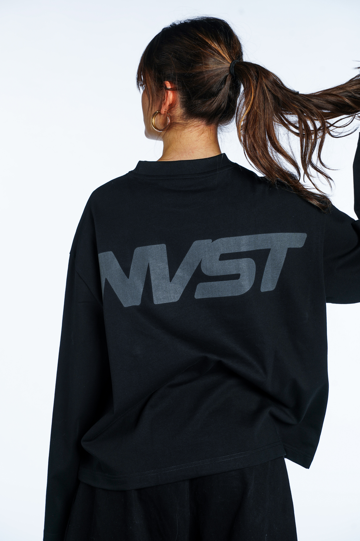 BLACK LONGSLEEVE REGULAR FIT CONFIDENCE