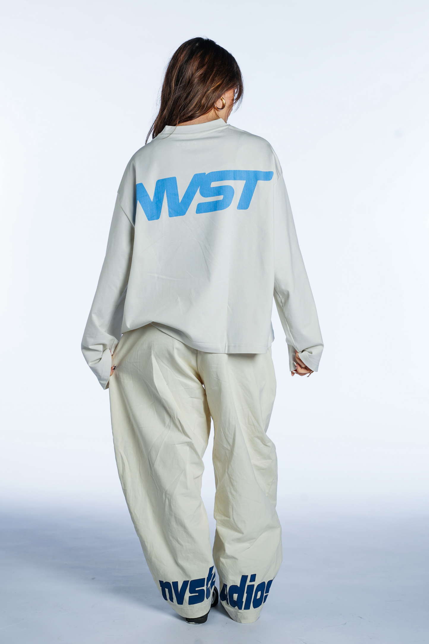 WHITE LONGSLEEVE REGULAR FIT CONFIDENCE