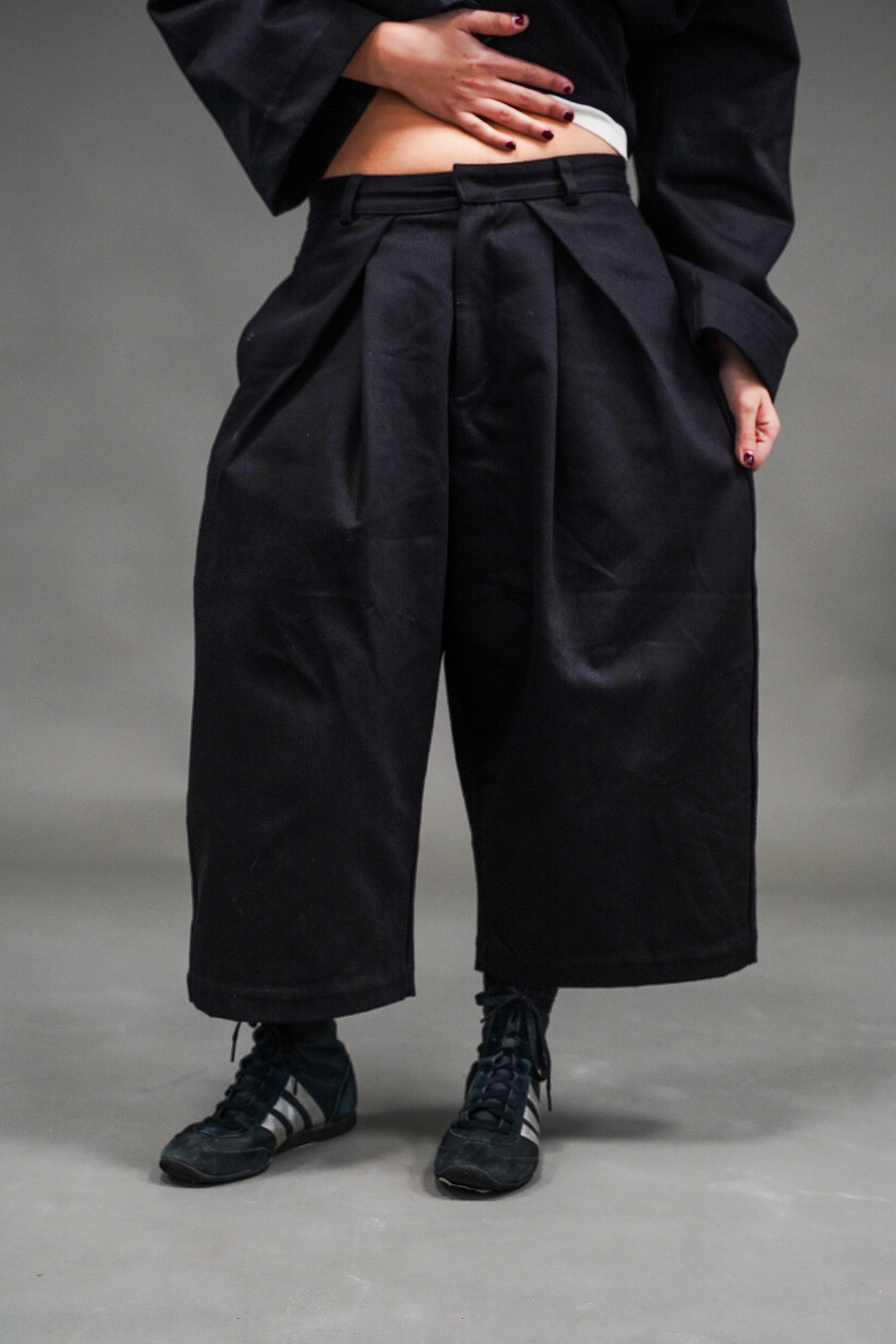 BLACK BAGGY PLEATED PANTS - ENXEBRE BY NVST®